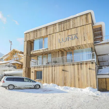 Luna * Flachau